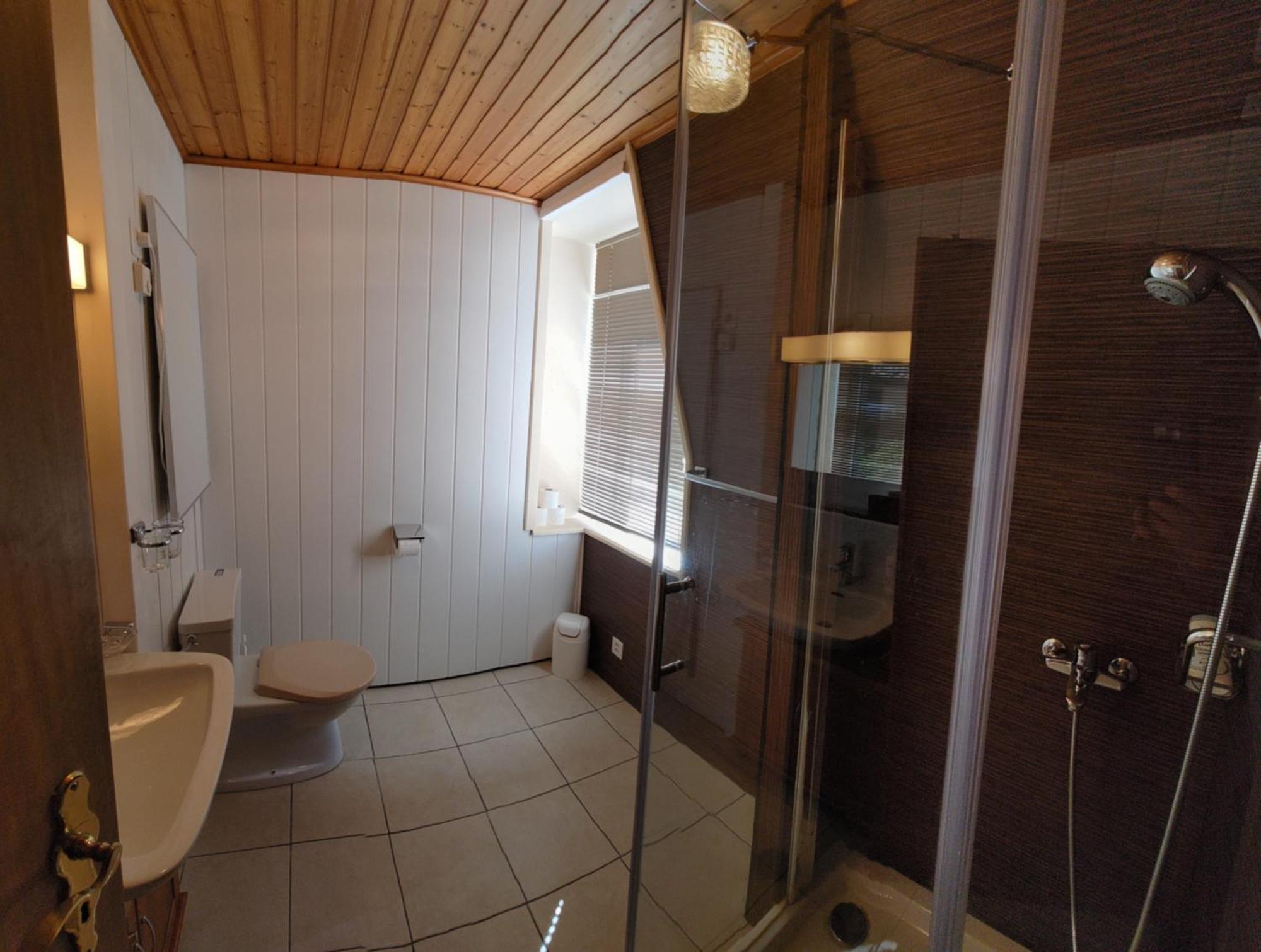Maison D'Hotes De La Gare Montbovon Rom bilde