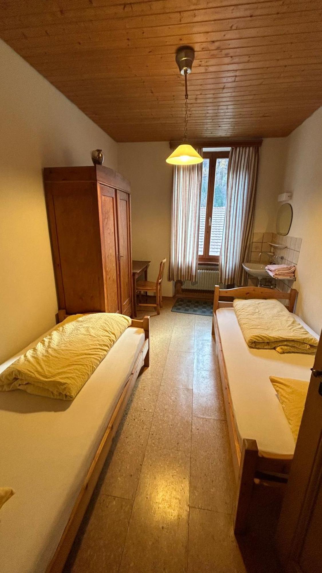 Maison D'Hotes De La Gare Montbovon Rom bilde